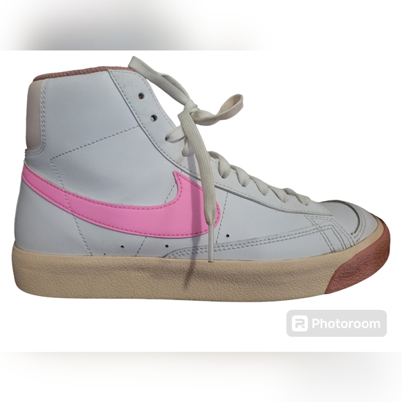 Nike blazer mid 77 ( Girls size 7y) - Picture 2 of 6
